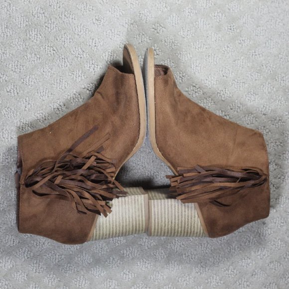 Soda Size 8 Boho Cognac Peep Toe Suede Ankle Booties with Fringe - Picture 4 of 8